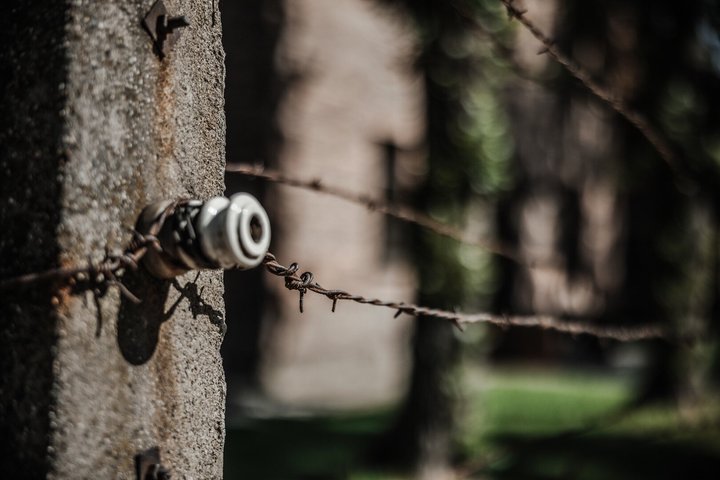 Auschwitz Birkenau Guided Tour Tickets and Transfer from Krakow