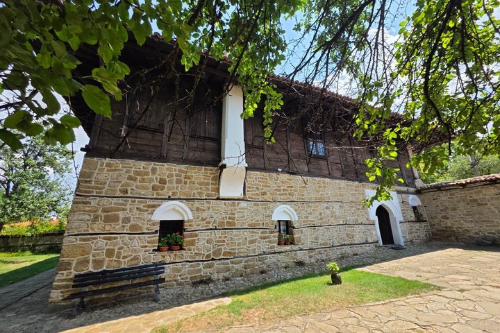 Privat tur från Bukarest: Veliko Tarnovo, Arbanasi & Tsarevets
