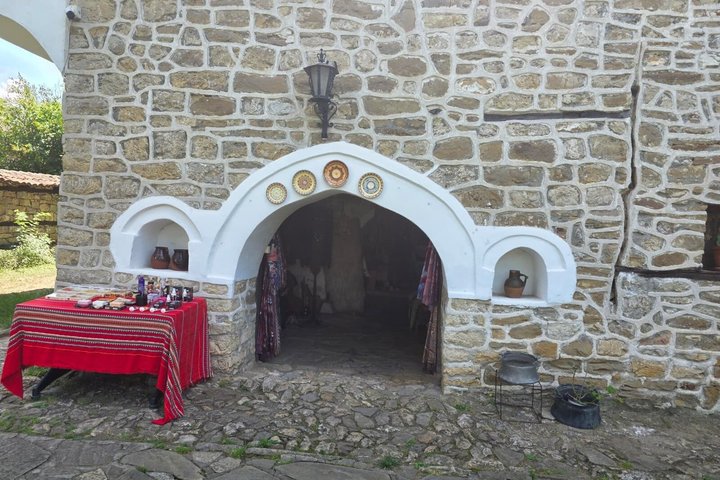 Privat tur från Bukarest: Veliko Tarnovo, Arbanasi & Tsarevets