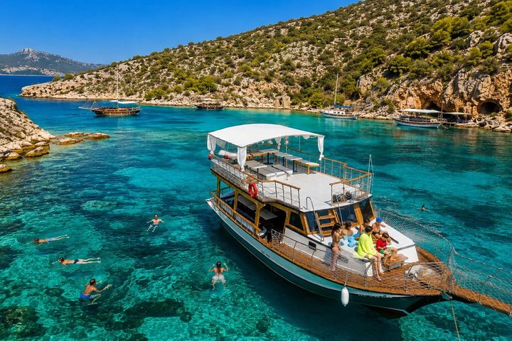 Au départ de Kas Kekova Croisière Bleue avec Déjeuner et Arrêts de Baignade