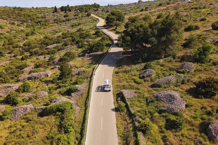 Hidden Hvar Eco Tuk Tuk Tour: Campos de Lavanda, Aldeias e Vistas