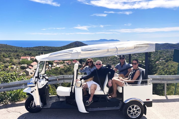 Hidden Hvar Eco Tuk Tuk Tour: Campos de Lavanda, Aldeias e Vistas