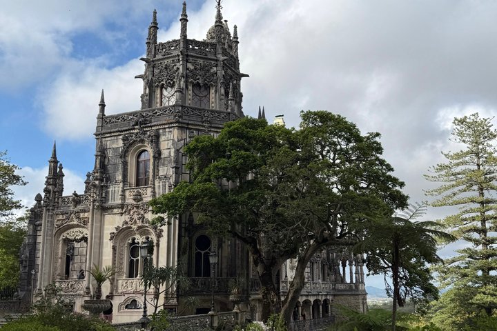 Halbtägige Sintra-Tour: Pena-Palast & Quinta da Regaleira in kleiner Gruppe