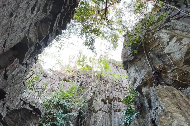 Tour Rammang-Rammang Karst South Sulawesi con guía local