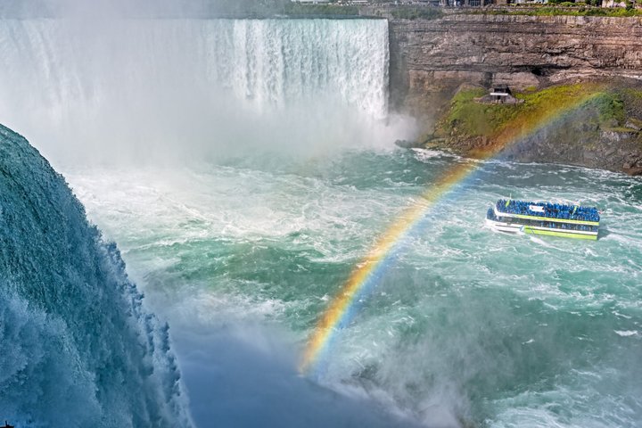 Ultimative Niagarafälle USA Tour mit Bootsfahrt, Höhle und Hotelabholung