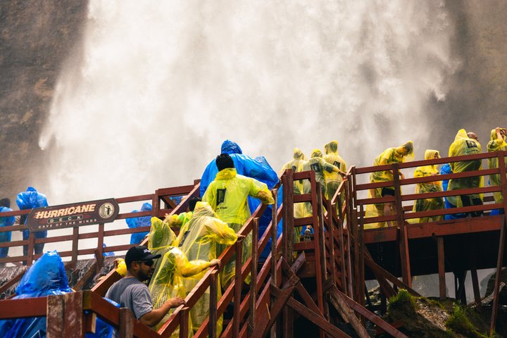 Ultimative Niagarafälle USA Tour mit Bootsfahrt, Höhle und Hotelabholung