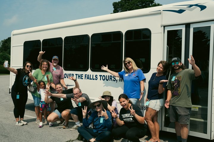 Ultimative Niagarafälle USA Tour mit Bootsfahrt, Höhle und Hotelabholung