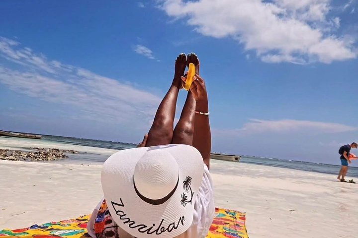 VISITE DE LUXE DU BANC DE SABLE DE NAKUPENDA ET DE LA FERME D'ÉPICES (Déjeuner inclus)