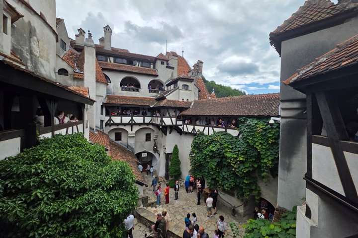Gita privata di un giorno da Bucarest: Castello di Dracula, Peles e Brasov