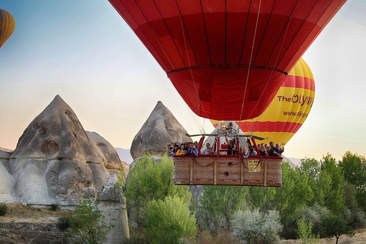 Cappadocia Jewels: 3-dages tur inkluderet kamel ridning og ballon ridning