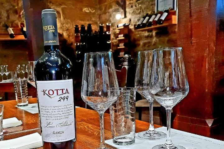 Experiência de degustação de vinhos e trufas búlgaros em Veliko Tarnovo