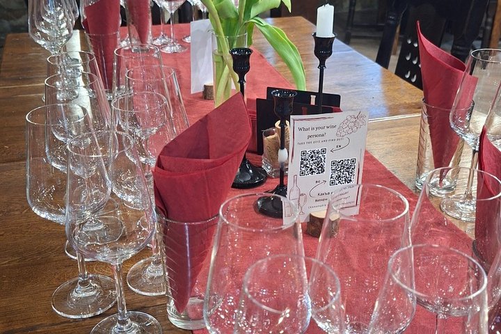 Experiência de degustação de vinhos e trufas búlgaros em Veliko Tarnovo