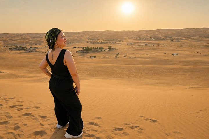 Wadi Bani Khalid e Wahiba Sands Desert Tour Compartilhado com o pôr-do-sol