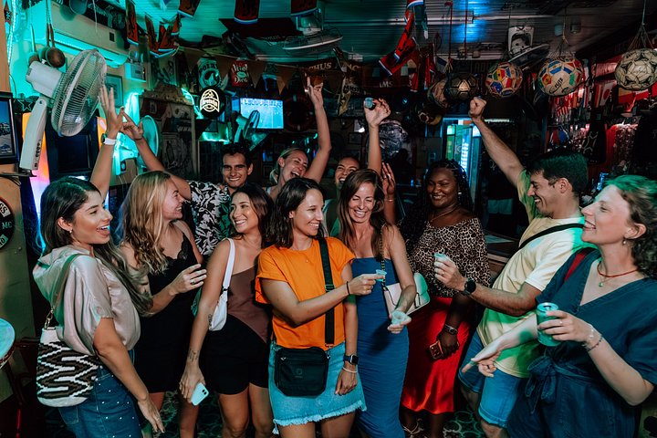 Visite nocturne en bus de Punda Vibes Cocktails Dégustation et feux d'artifice