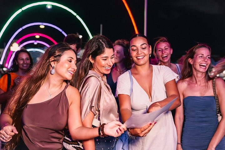 Visite nocturne en bus de Punda Vibes Cocktails Dégustation et feux d'artifice
