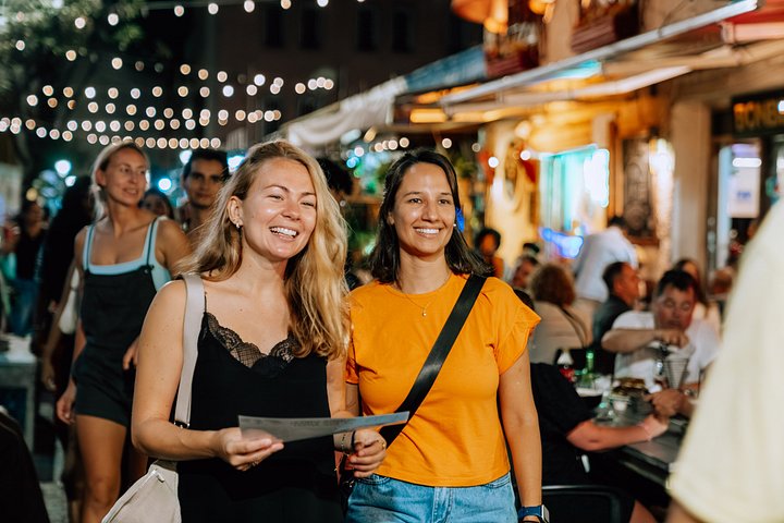 Visite nocturne en bus de Punda Vibes Cocktails Dégustation et feux d'artifice