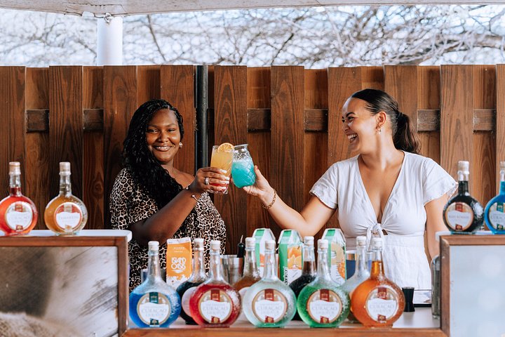 Visite nocturne en bus de Punda Vibes Cocktails Dégustation et feux d'artifice