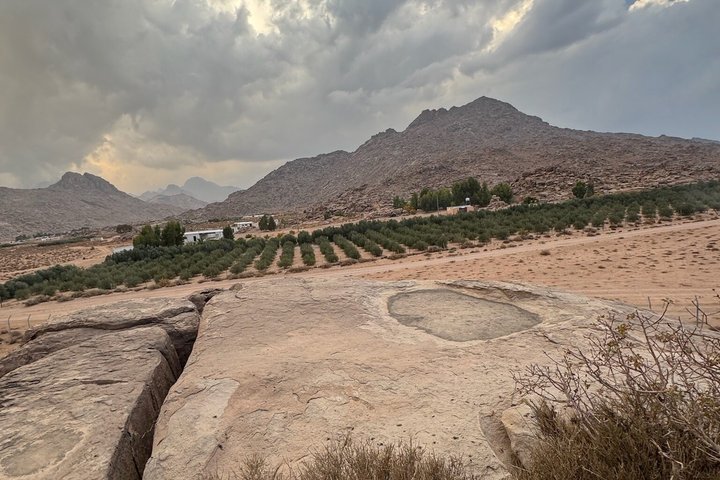 Heldagstur från Tabuk: Split Rock of Horeb & Mount Sinai