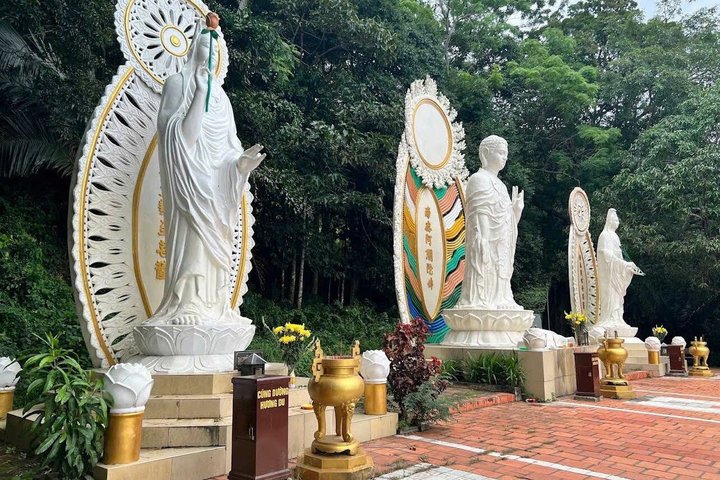 Mui Ne/Phan Thiet: Monte Ta Cu con funivia e Buddha sdraiato