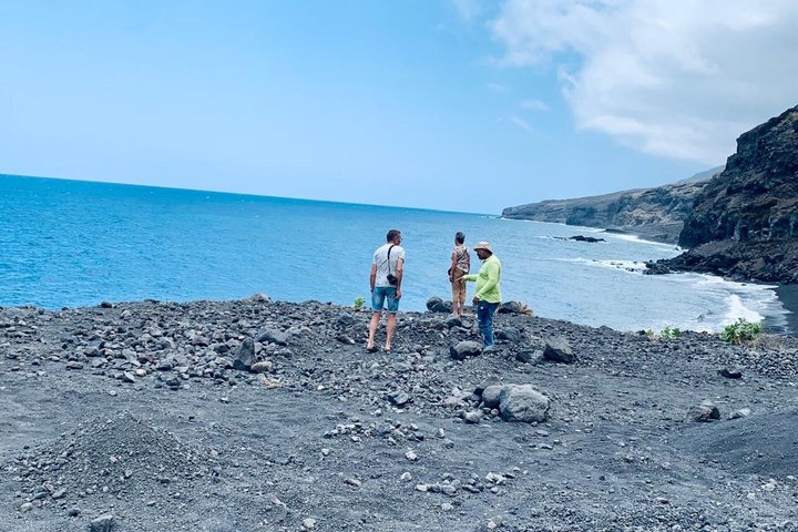 Full day tour of the island with lunch in Mosteiros