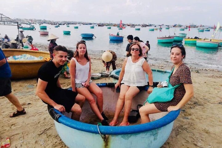 5 - Hour Sunrise eller Sunset Jeep Tour från Mui Ne