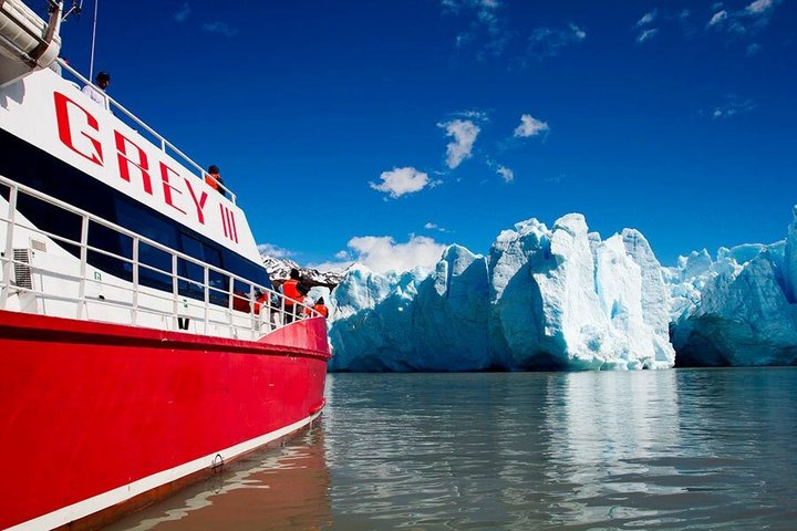 Heldagstur til Torres del Paine og gråseiling fra Punta Arenas
