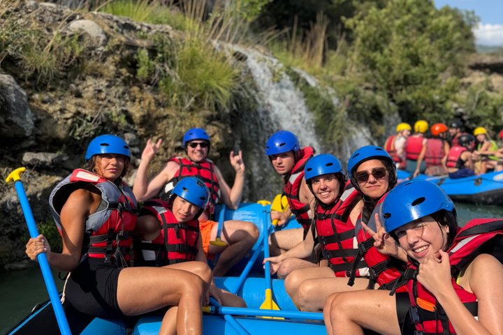 Visita guiada de rafting - Parque Nacional del Río Vjosa - Permet, Albania