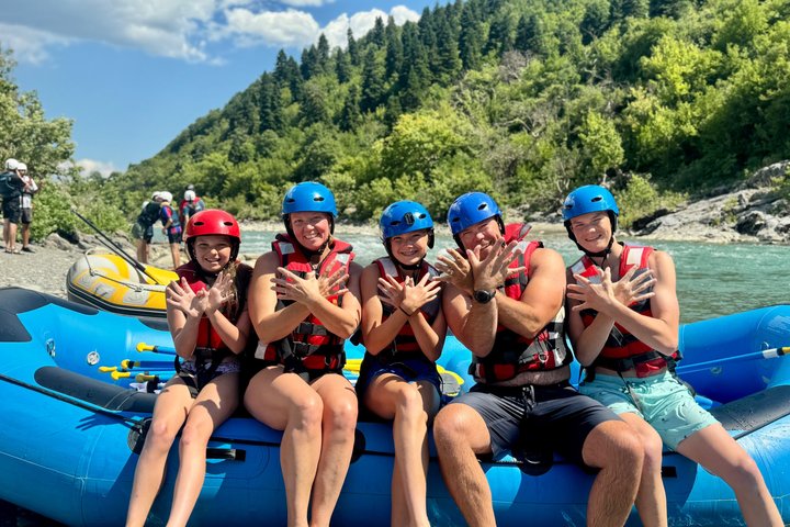 Visita guiada de rafting - Parque Nacional del Río Vjosa - Permet, Albania