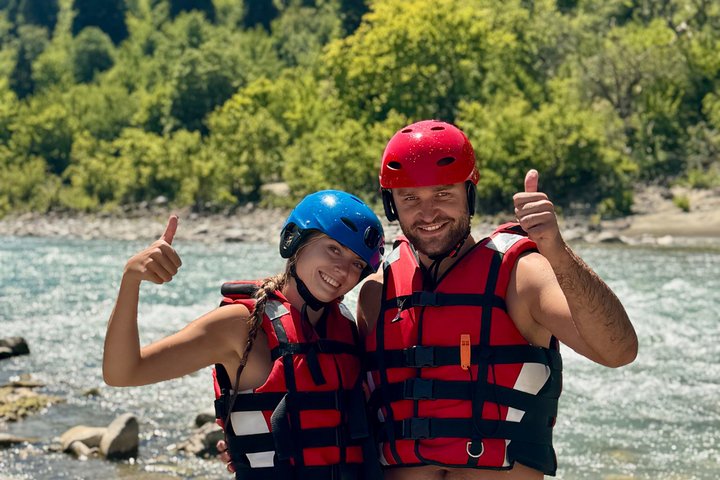 Visita guiada de rafting - Parque Nacional del Río Vjosa - Permet, Albania