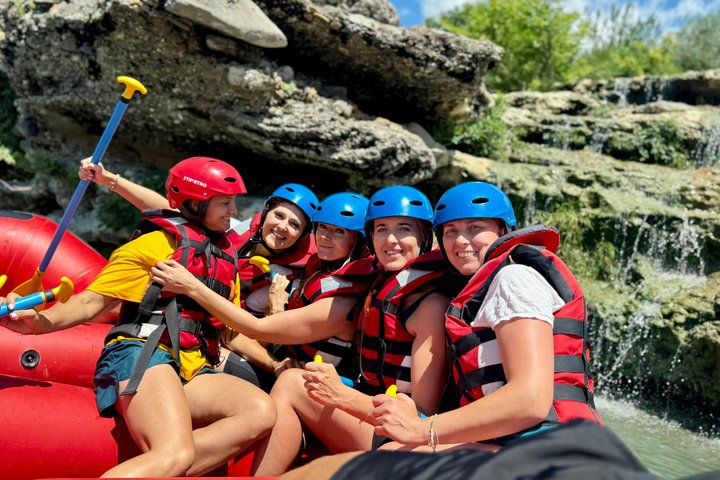 Visita guiada de rafting - Parque Nacional del Río Vjosa - Permet, Albania
