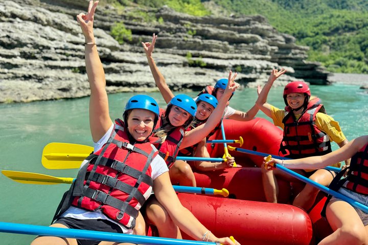 Visita guiada de rafting - Parque Nacional del Río Vjosa - Permet, Albania