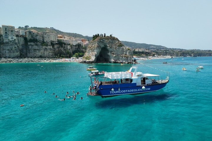 Passeio pela Costa degli Dei de barco, 3 horas com aperitivo incluído