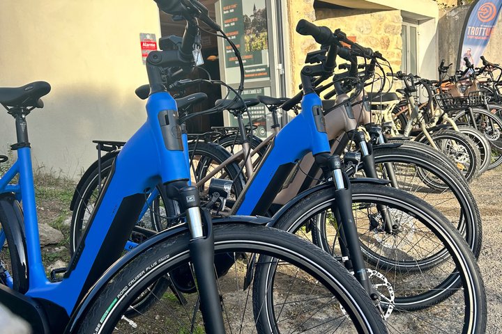 Explora Gruissan en bicicleta: playas, marismas y viñedos, libertad.