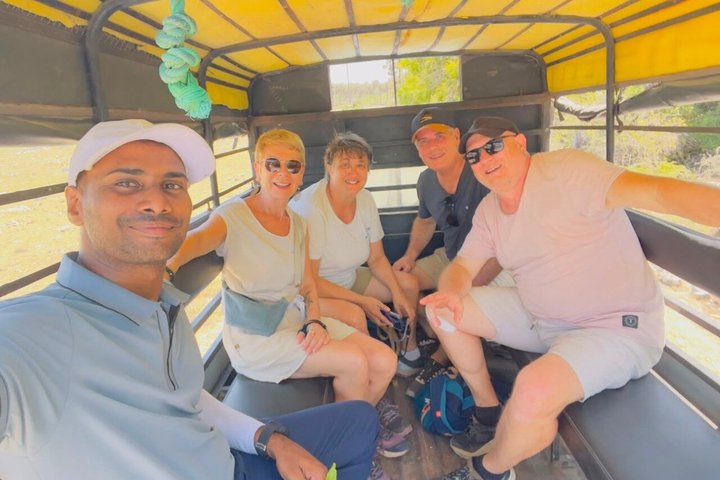 Excursão de dia inteiro em Delft e Nainativu Island Adventure from Jaffna