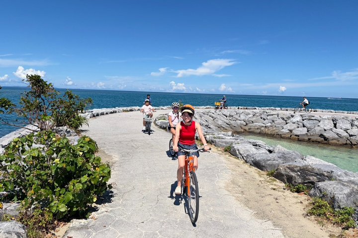 Okinawa Seaside Bike Tour a Chatan Pick-up disponibile
