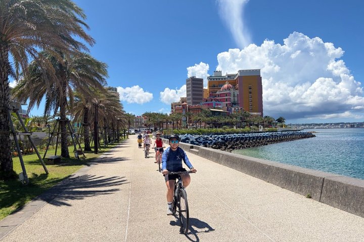 Okinawa Seaside Bike Tour a Chatan Pick-up disponibile