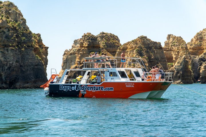 Von Lagos : Kajaktour durch die Höhlen von Ponta da Piedade mit dem Boot