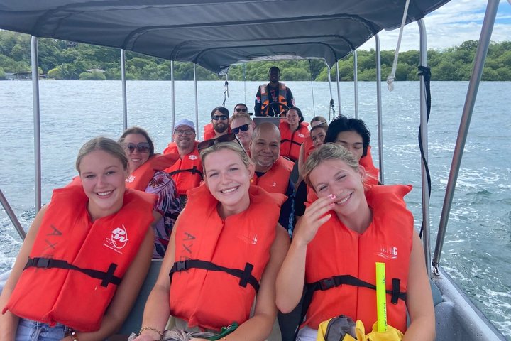 Recorrido de un día por las islas de Bocas del Toro en la playa Zapatilla