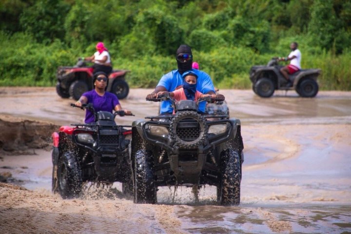 Entrada para o HTX Adventure Park – A taxa de aluguer do ATV não está incluída