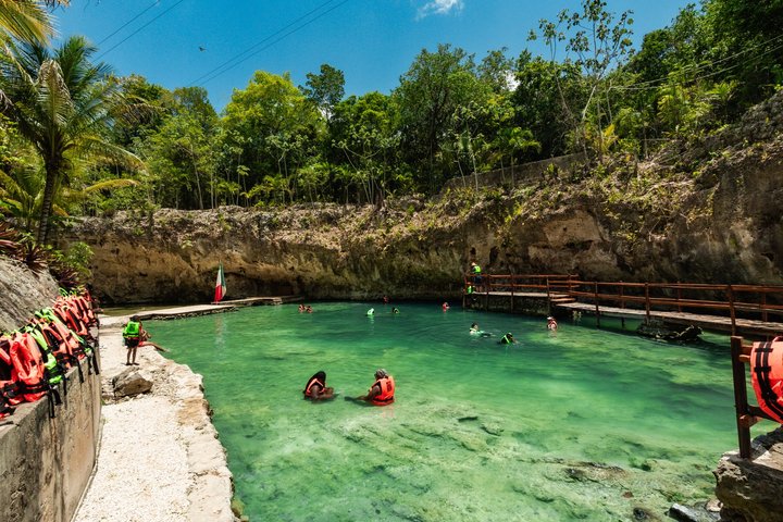 Cancún ATV, tirolina, Cenote, paseos a caballo y degustación de tequila