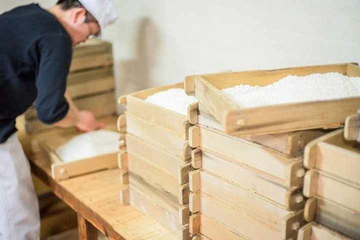 Nagoya Sake Brewery Tour & Workshop de etiquetas personalizadas