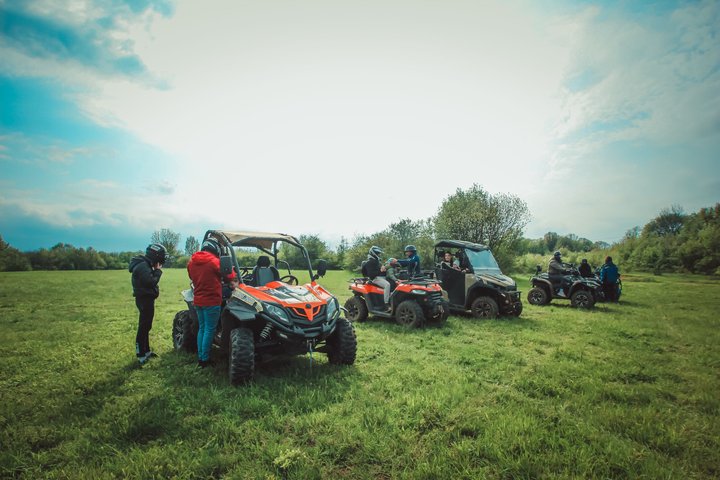 Tour todoterreno en Veliko Tarnovo y Arbanasi