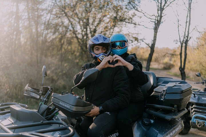 Tour todoterreno en Veliko Tarnovo y Arbanasi