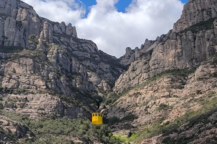Biglietto per la Funicolare di Montserrat e viste sulle montagne, Barcellona