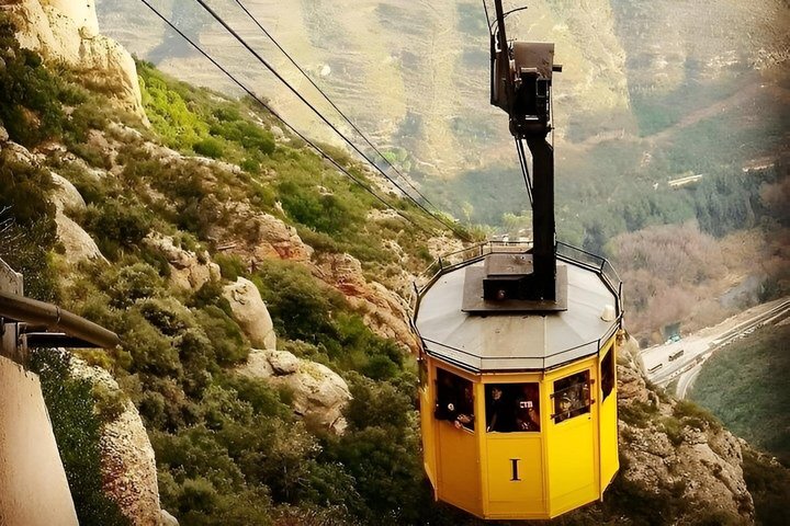 Biglietto per la Funicolare di Montserrat e viste sulle montagne, Barcellona
