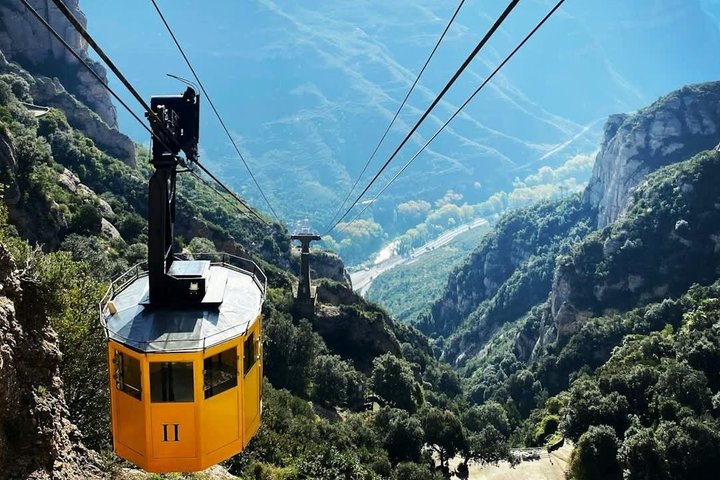 Biglietto per la Funicolare di Montserrat e viste sulle montagne, Barcellona