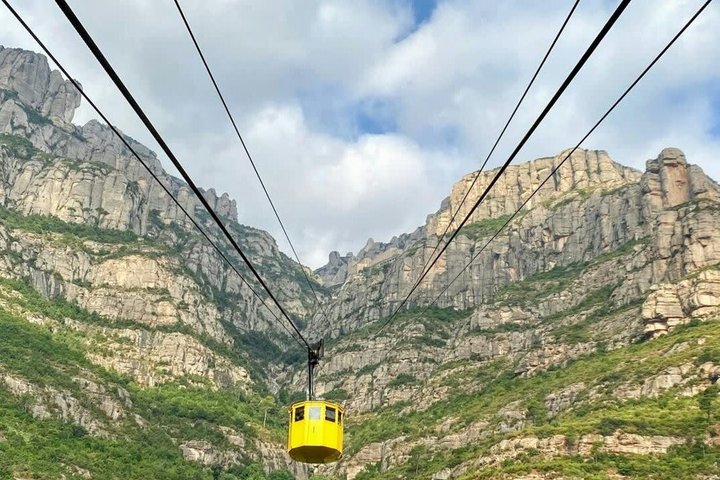 Biglietto per la Funicolare di Montserrat e viste sulle montagne, Barcellona
