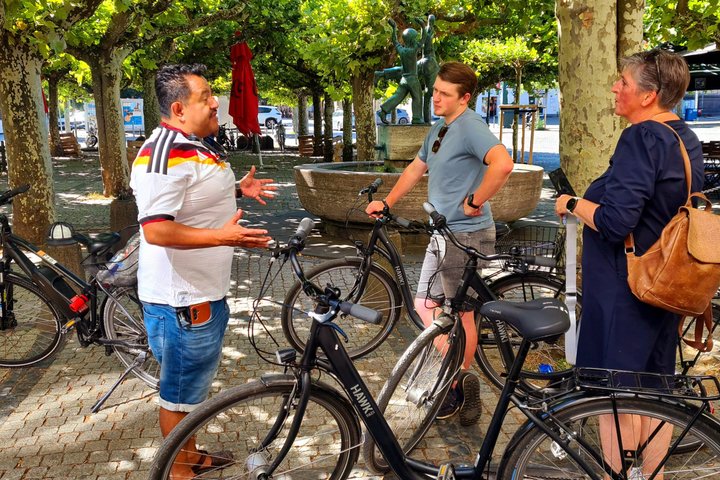 Tour guiado en bicicleta de 3 horas por los puntos más destacados de Düsseldorf