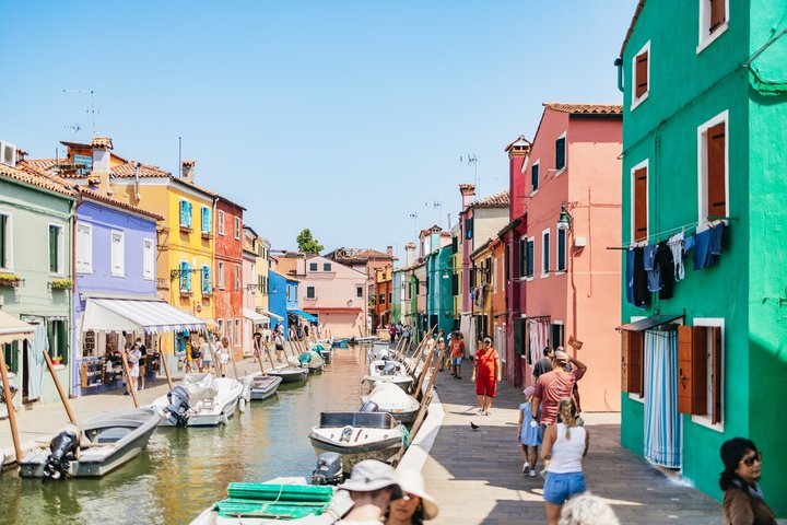 Begeleide rondleiding in kleine groep per privéboot naar de eilanden Murano en Burano