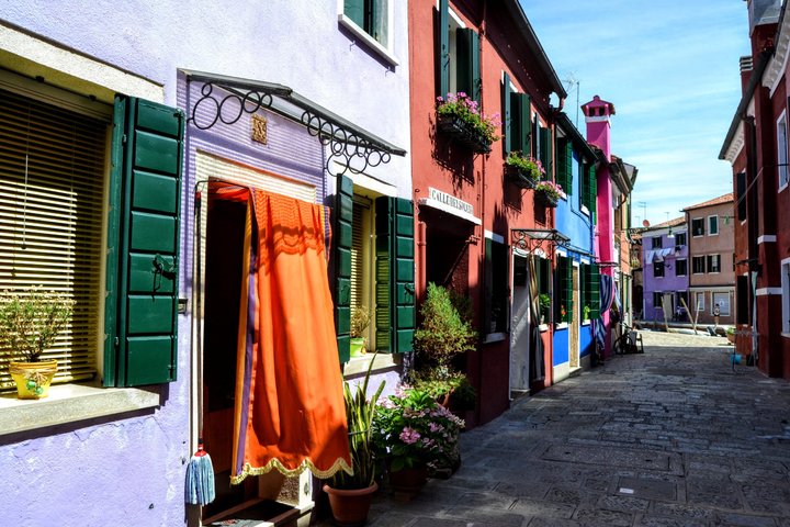 Begeleide rondleiding in kleine groep per privéboot naar de eilanden Murano en Burano